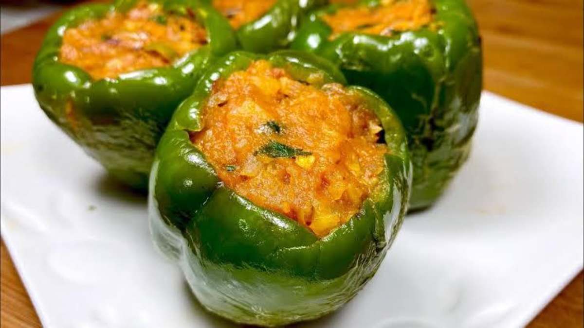 Bharwa ShimlaMirch Recipe: भरवां शिमला मिर्च की सब्जी लगती है बहुत ही स्वादिष्ट इस रेसिपी को ज़रूर करें Try…