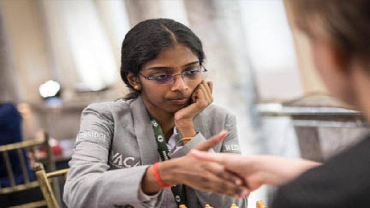 शतरंज में फिर चमका भारत, R. Vaishali ने विश्व ब्लिट्ज शतरंज चैंपियनशिप में जीता कांस्य पदक …