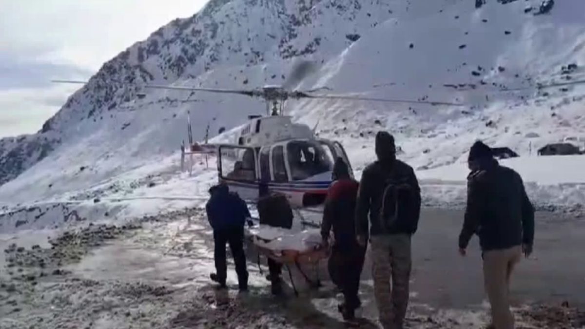 Uttarakhand News: केदारनाथ धाम में सुरक्षाकर्मी की मौत, हेलीकॉप्टर से शव को किया गया एयरलिफ्ट