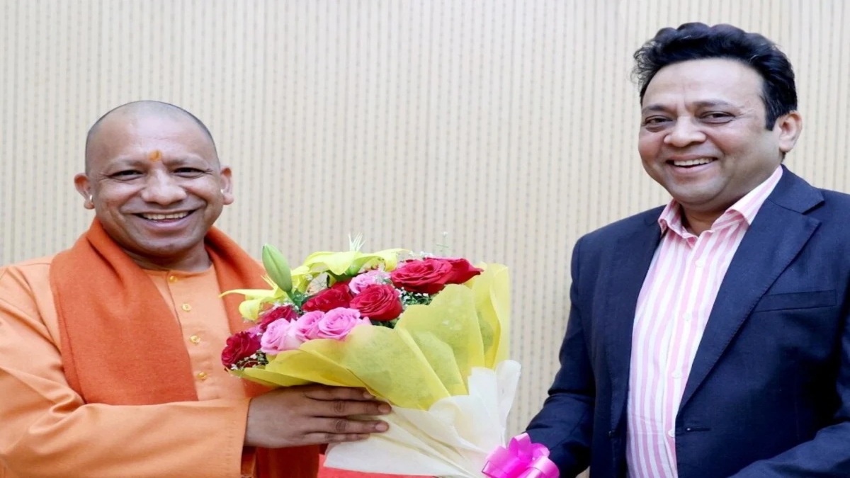 UP IAS Transfer : यूपी में 46 आईएएस अफसरों का तबादला, सरकार के चहेते बने अनिल कुमार पंचायत राज के अपर मुख्य सचिव, संजय प्रसाद फिर बने प्रमुख सचिव गृह, विवादित सौरभ बाबू को सहकारिता का चार्ज, ब्रजेश कुमार सिंह की लगी लॉटरी, देखें पूरी लिस्ट
