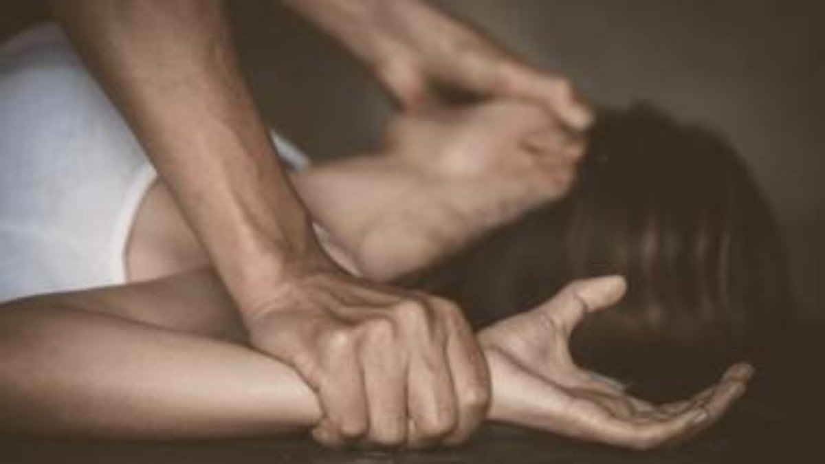 ‘Please मेरे साथ ऐसा मत करो’, किशोरी के देख पड़ोसी डोली नियत, झोपड़ी में ले जाकर मिटाई हवस, फिर…