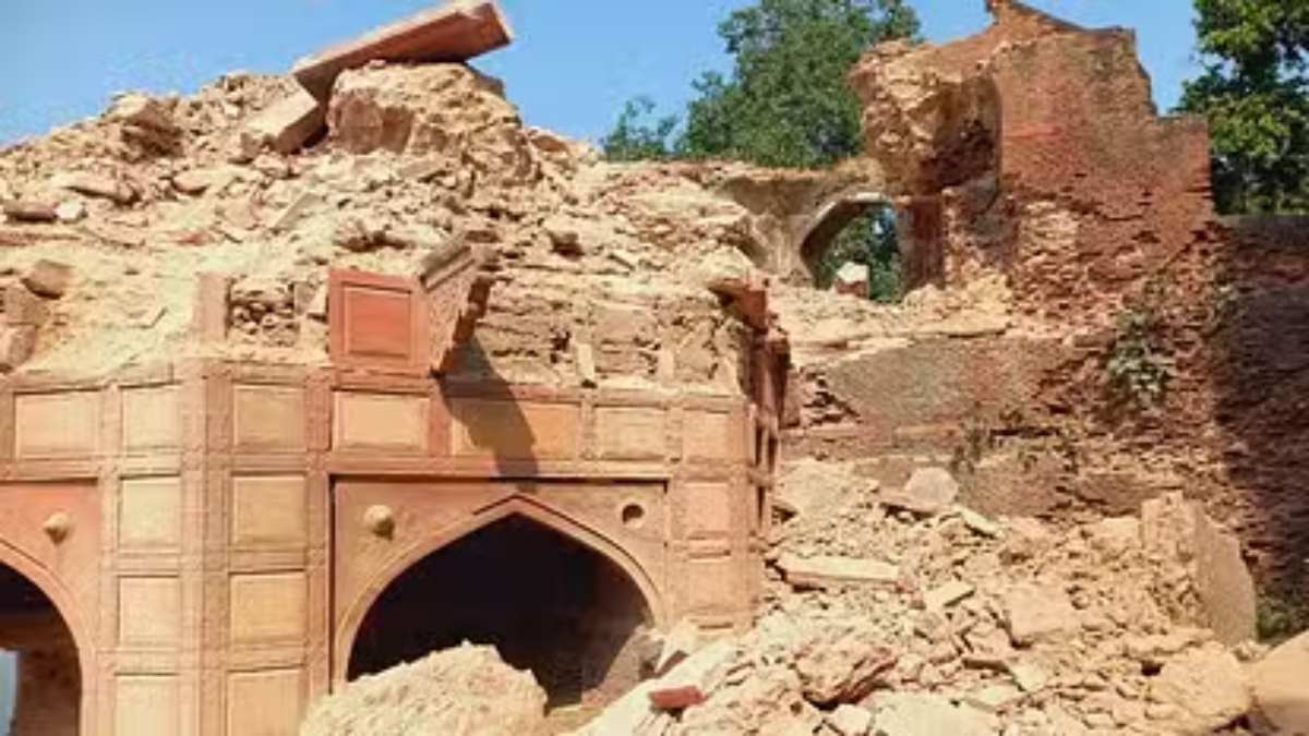 ‘BJP राज में न इतिहास बच रहा, न भविष्य बन रहा’, औरंगजेब की हवेली गिराने पर अखिलेश यादव का करारा हमला