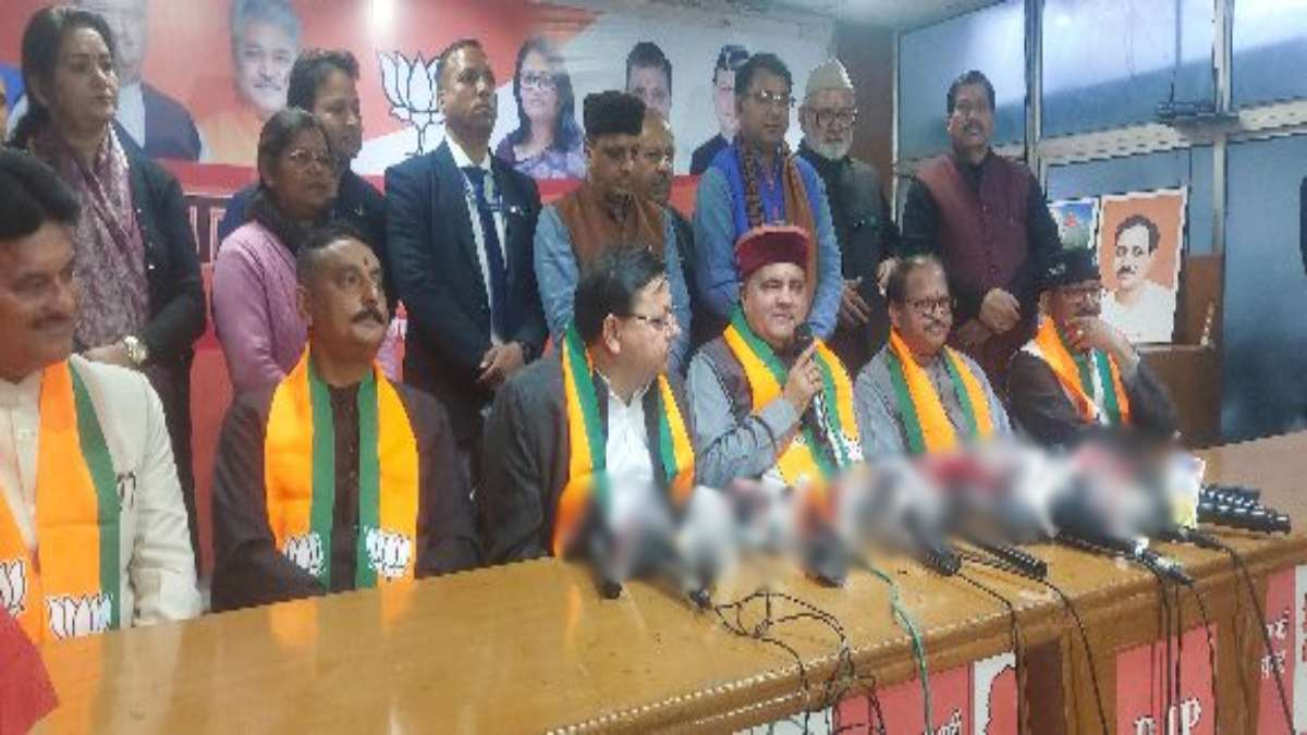 कांग्रेस के 3 दिग्गजों ने थामा BJP का दामन, CM धामी की मौजूदगी में ली सदस्यता