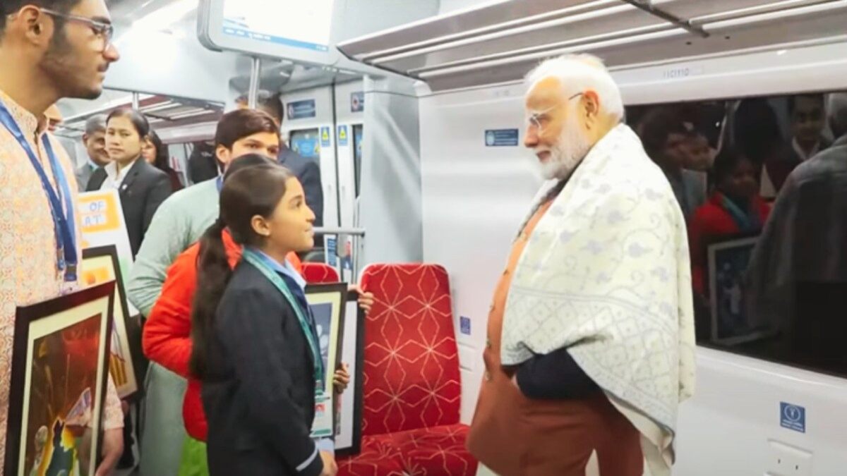 ‘नमो भारत ट्रेन’ को PM मोदी ने दिखाई हरी झंडी, रैपिड रेल में किया सफर, न्यू अशोक नगर से किया नए कॉरिडोर का उद्घाटन