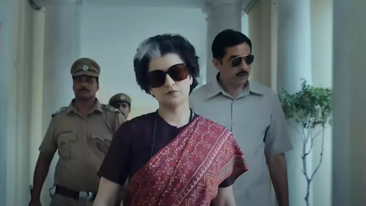 Emergency 2nd Trailer : Indira Gandhi के किरदार में धांसू लग रही हैं Kangana Ranaut, फैंस ने कमेंट में लिखा- राष्ट्रीय पुरस्कार उनका इंतजार कर रहा है …