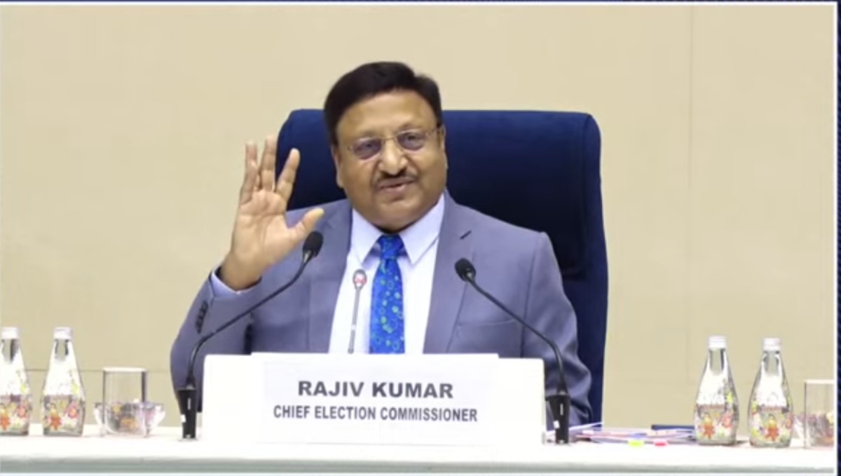 ‘कोई गिला नहीं, झूठ के गुब्बारों…,’ CEC राजीव कुमार ने विपक्ष के हर आरोपों का शायरी के साथ दिया जवाब, EVM की हैकिंग पर बोले- यह फुलप्रूफ डिवाइस, शक का इलाज हकीम के पास भी नहीं