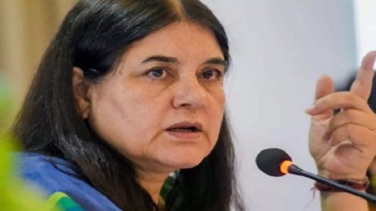 सुप्रीम कोर्ट ने चुनाव आयोग और सपा सांसद को जारी किया नोटिस, पूर्व बीजेपी सांसद मेनका गांधी ने याचिका दायर कर लगाए हैं ये गंभीर आरोप…