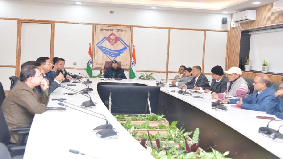 सीएस ने सचिवों की लगाई क्लास, ‘नौ सूत्र प्रगति प्रकृति संतुलन मिशन’ पर गंभीरता से कार्य करने के दिए निर्देश