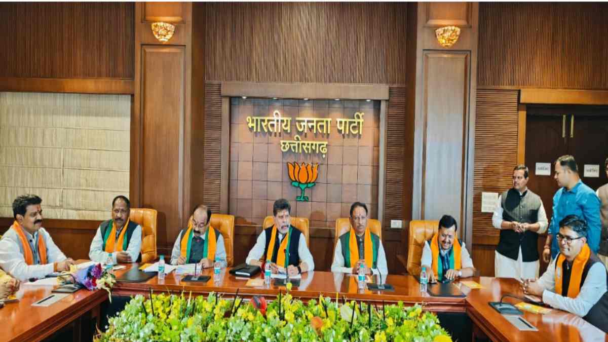 निकाय चुनाव के लिए बनेगी रणनीति : भाजपा कोर कमेटी की बैठक शुरू, प्रदेश प्रभारी नितिन नवीन, सीएम साय, सभी मंत्री समेत कई नेता शामिल