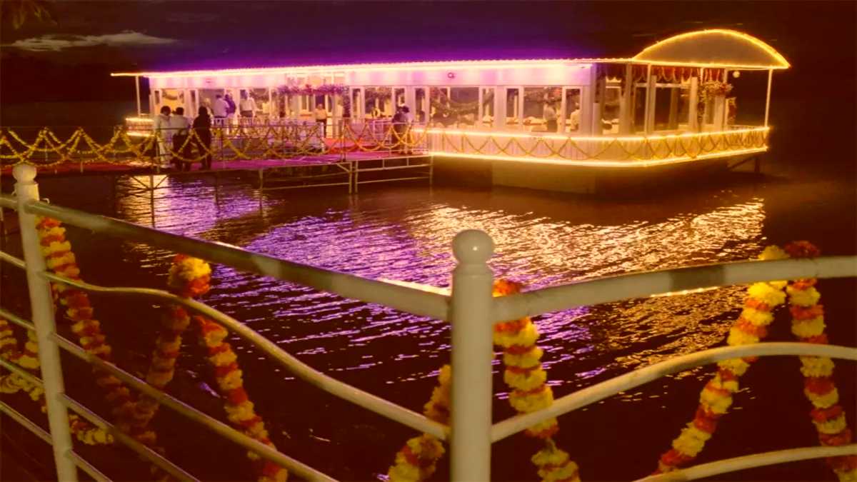 ये तो मस्त प्लान है… रामनगरी में श्रद्धालुओं और पर्यटकों को आएगा डबल मजा, नदी में बनाया जा रहा अनोखा फ्लोटिंग रेस्तरां