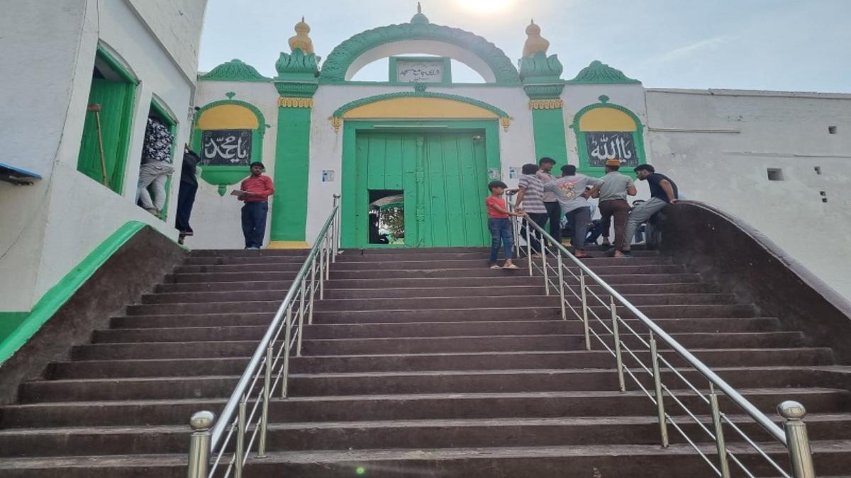 संभल जामा मस्जिद पर सुप्रीम कोर्ट का आदेश, कुंए की पूजा पर लगाई रोक, राज्य सरकार से मांगी रिपोर्ट