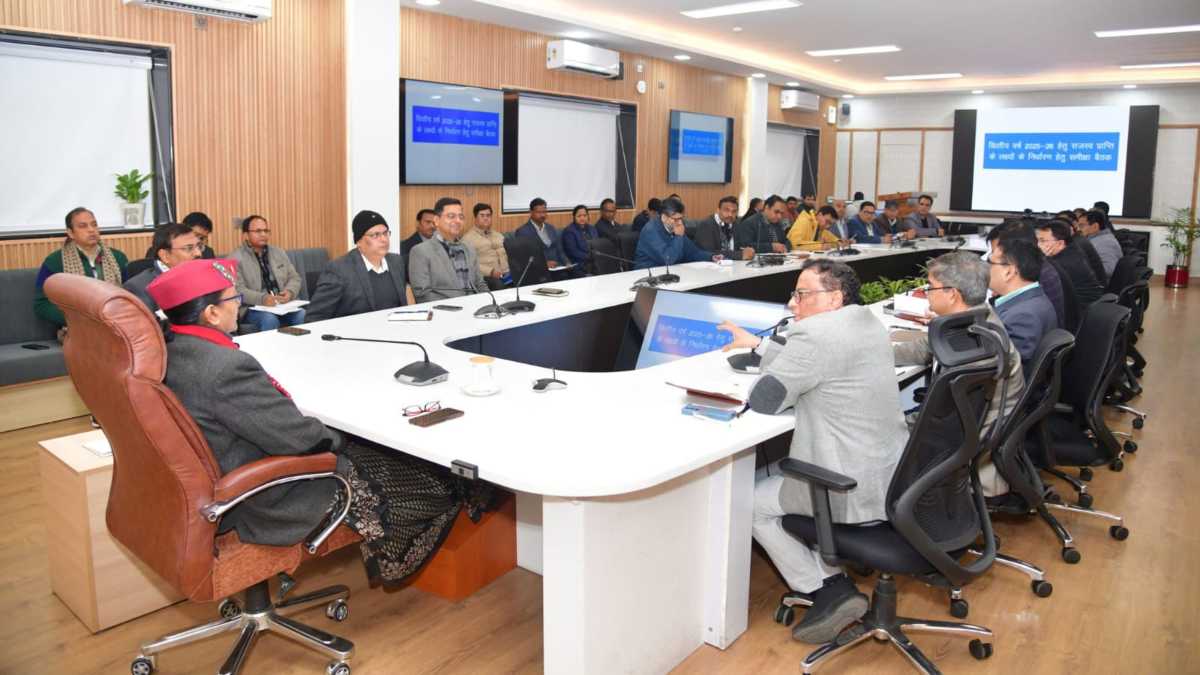धीमी गति से चल रहे सभी प्रोजेक्ट्स पर करें तेजी से काम, मुख्य सचिव ने नाबार्ड की बैठक में अधिकारियों को दिए सख्त निर्देश