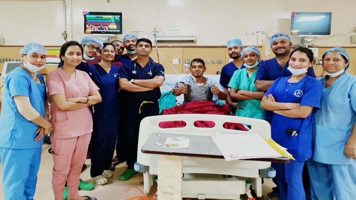 छत्तीसगढ़ में स्वास्थ्य सुविधाओं का लगातार हो रहा है विस्तार, अब दूसरे राज्यों से भी सर्जरी के लिए अम्बेडकर अस्पताल पहुंच रहे लोग, एमपी के मरीज की हुई सफल सर्जरी …