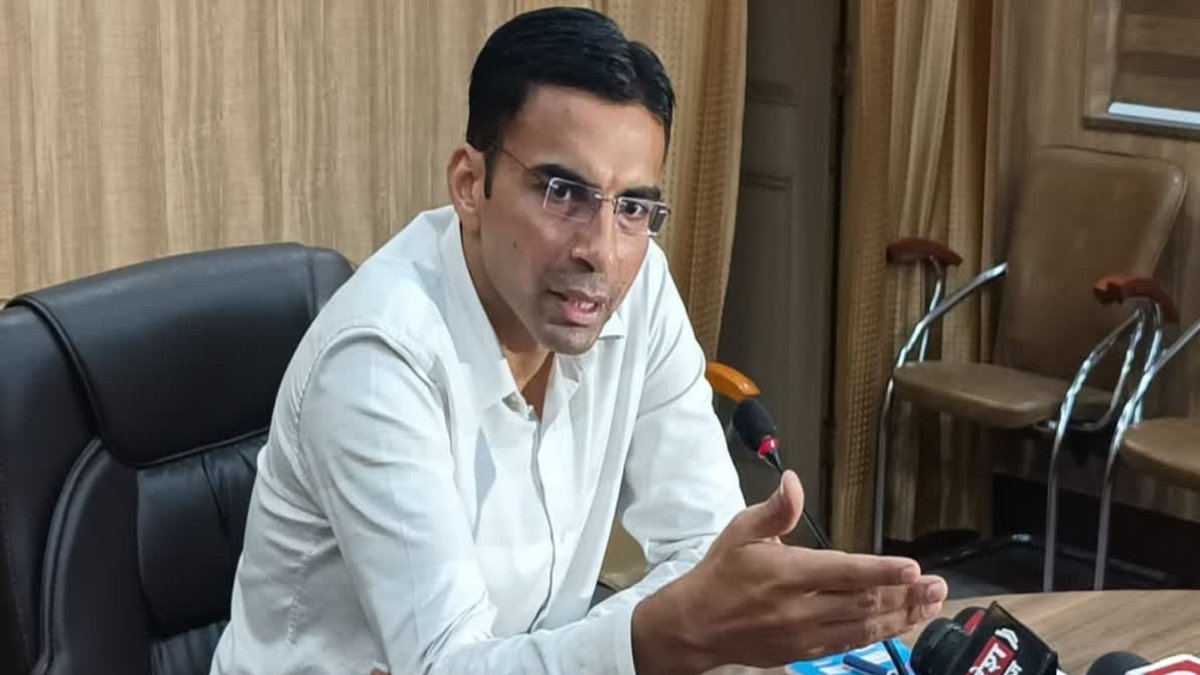 एक्शन में DM… निर्माण शर्तों की अनदेखी करने वालों पर होगी सख्त कार्रवाई, बनाई गई टीम