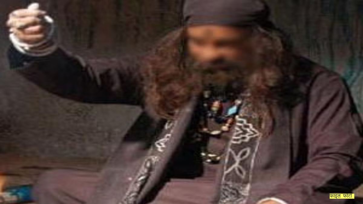 तांत्रिक राशिद किशोरी को लेकर हुआ फरार, बरामदगी के लिए लोगों ने SSP ऑफिस का किया घेराव, 5 बच्चों का बाप है आरोपी