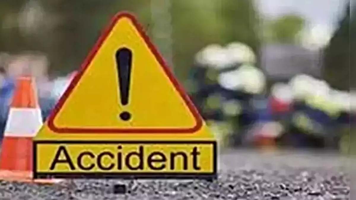 एक्सीडेंट के बाद गाड़ी छोड़कर भागे तस्कर, पुलिस पहुंची तो उड़ गए होश…