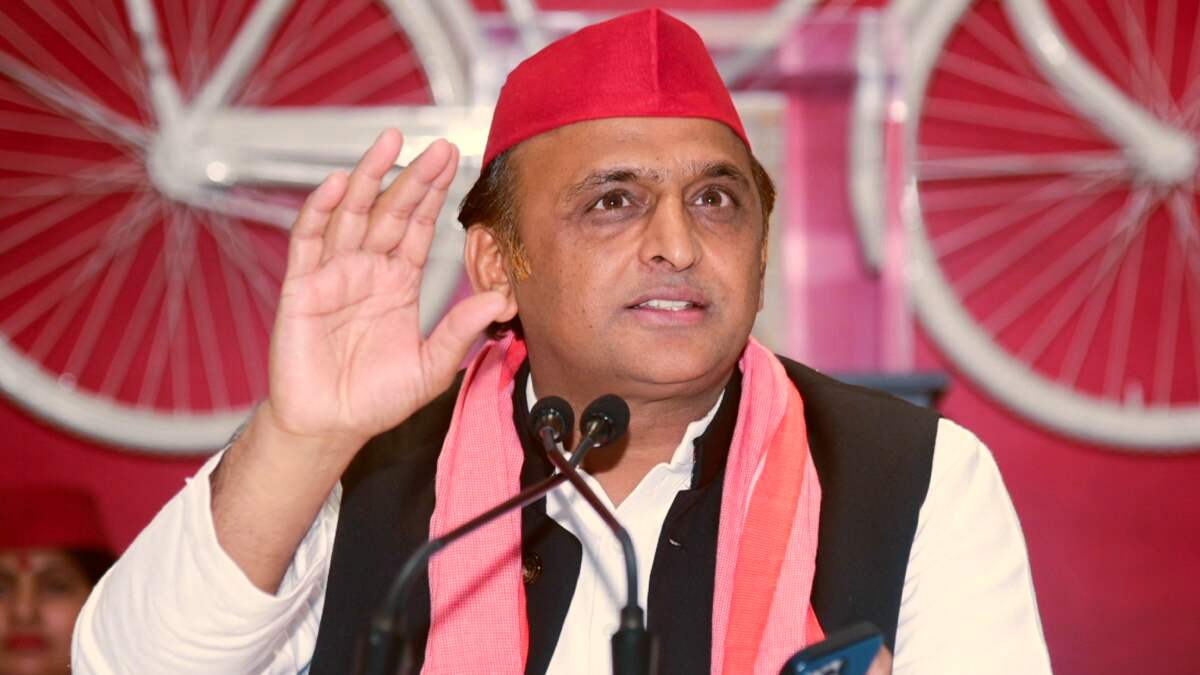 ‘महाकुंभ में पीने के पानी, भोजन और सिर पर साए के लिए तरस रहे तीर्थयात्री,’ अखिलेश यादव का सरकार पर हमला