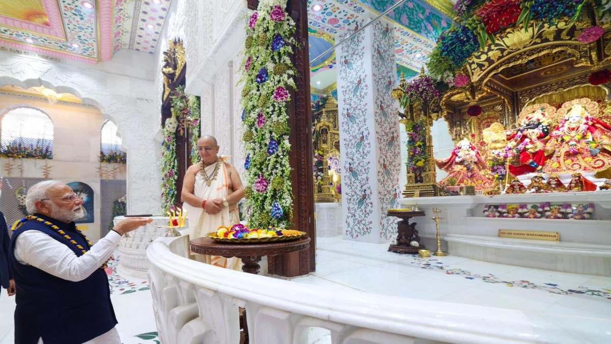 PM मोदी ने किया ISKCON मंदिर का उद्घाटन, कहा- भारत को समझने के लिए अध्यात्म ही रास्ता