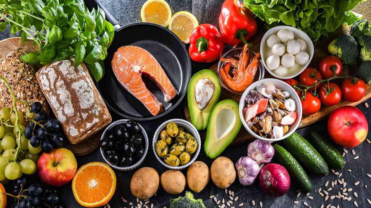 Healthy Diet: कैंसर के खतरे को कम कर सकते है ये फल, आज से ही आहार में कर लें शामिल…