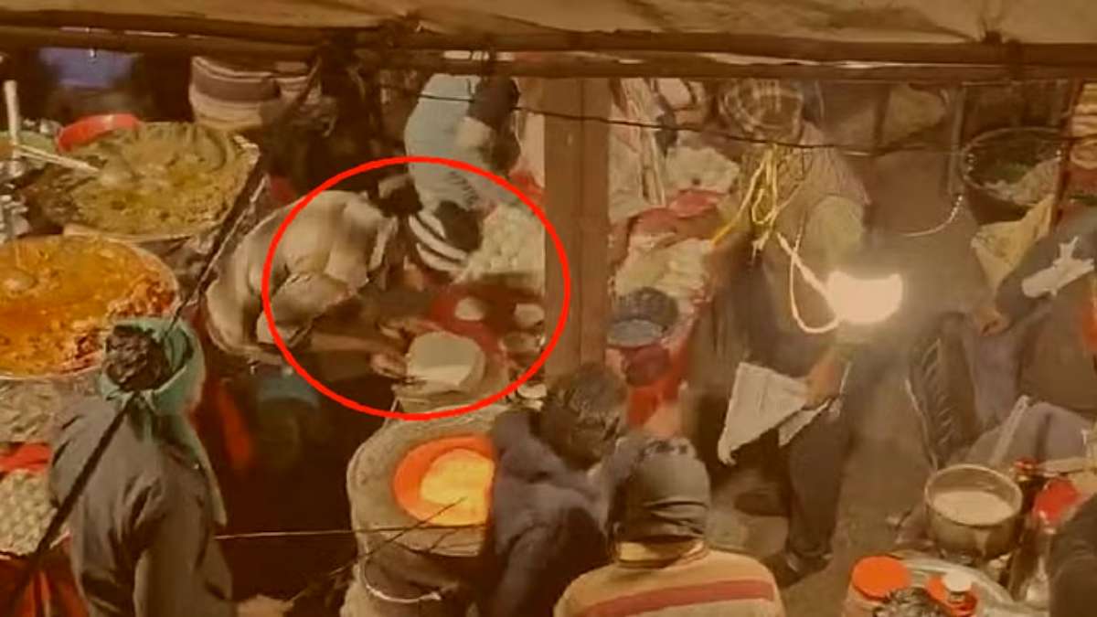 घिन आ जाएगी…रोटी पर थूकता नजर आया युवक, घटिया करतूत का VIDEO वायरल