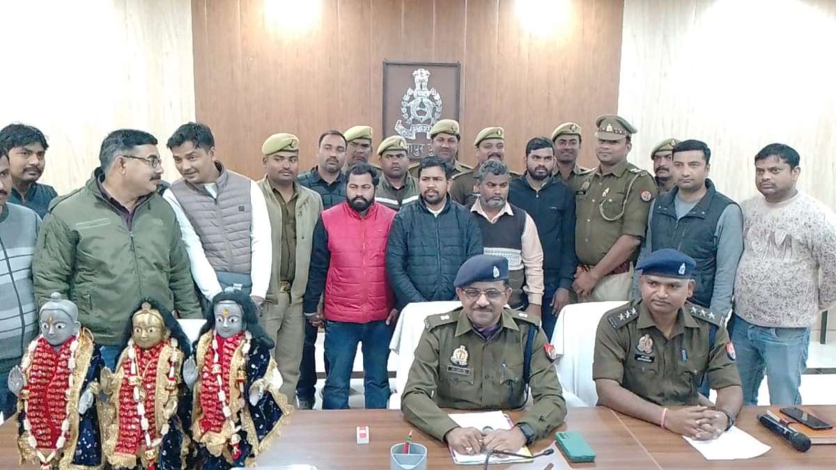 अरे राम..राम..राम… 30 करोड़ की मूर्ति बरामद, जिस पुजारी ने लिखाई थी रपट, वही निकला चोर, सपा के राष्ट्रीय महासचिव भी इस ‘पाप’ में शामिल