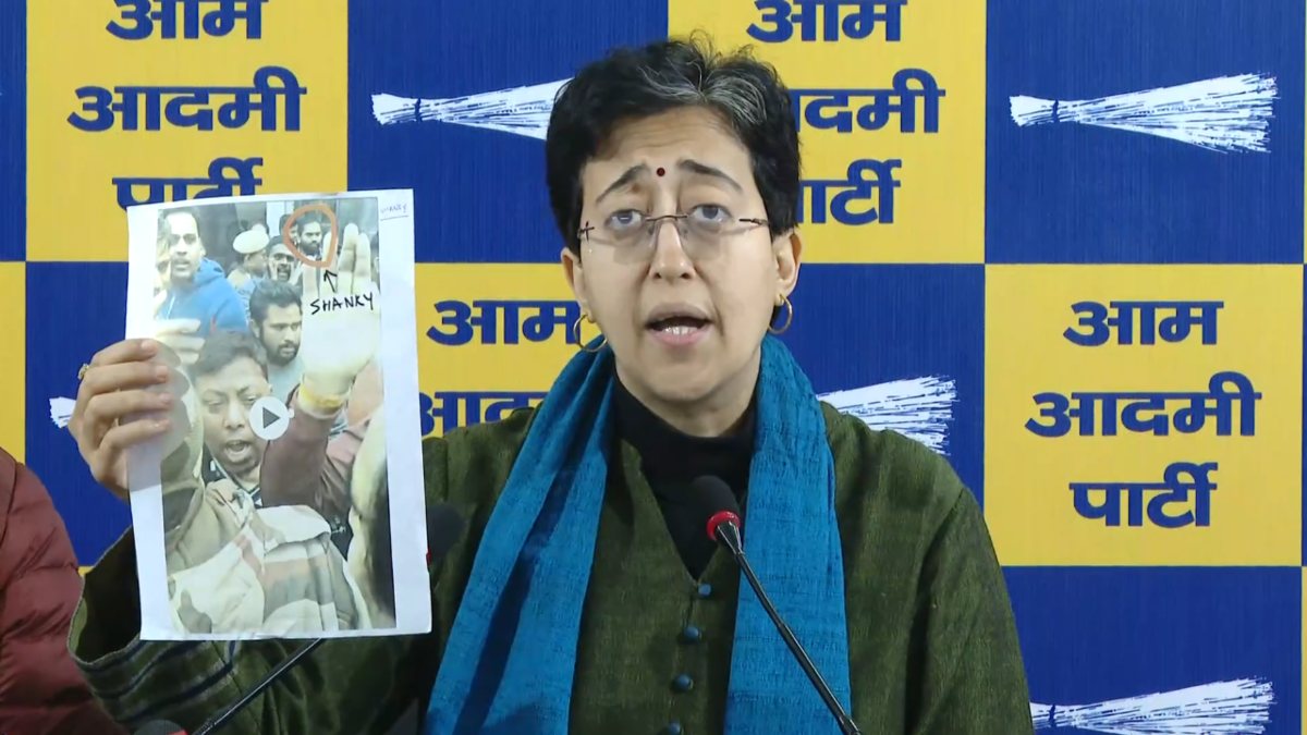 ‘आप संयोजक को मारने के लिए BJP ने भेजे हार्ड कोर क्रिमिनल…’, आप का दावा- ये अरविंद केजरीवाल को मारने की साजिश है