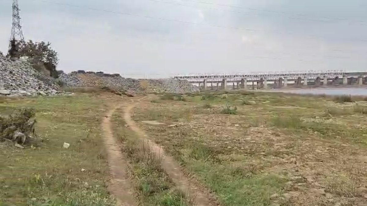 खबर का असर: महानदी किनारे अवैध डंपिंग पर खनिज विभाग की बड़ी कार्रवाई, निसदा के सभी पत्थर खदान किए बंद…