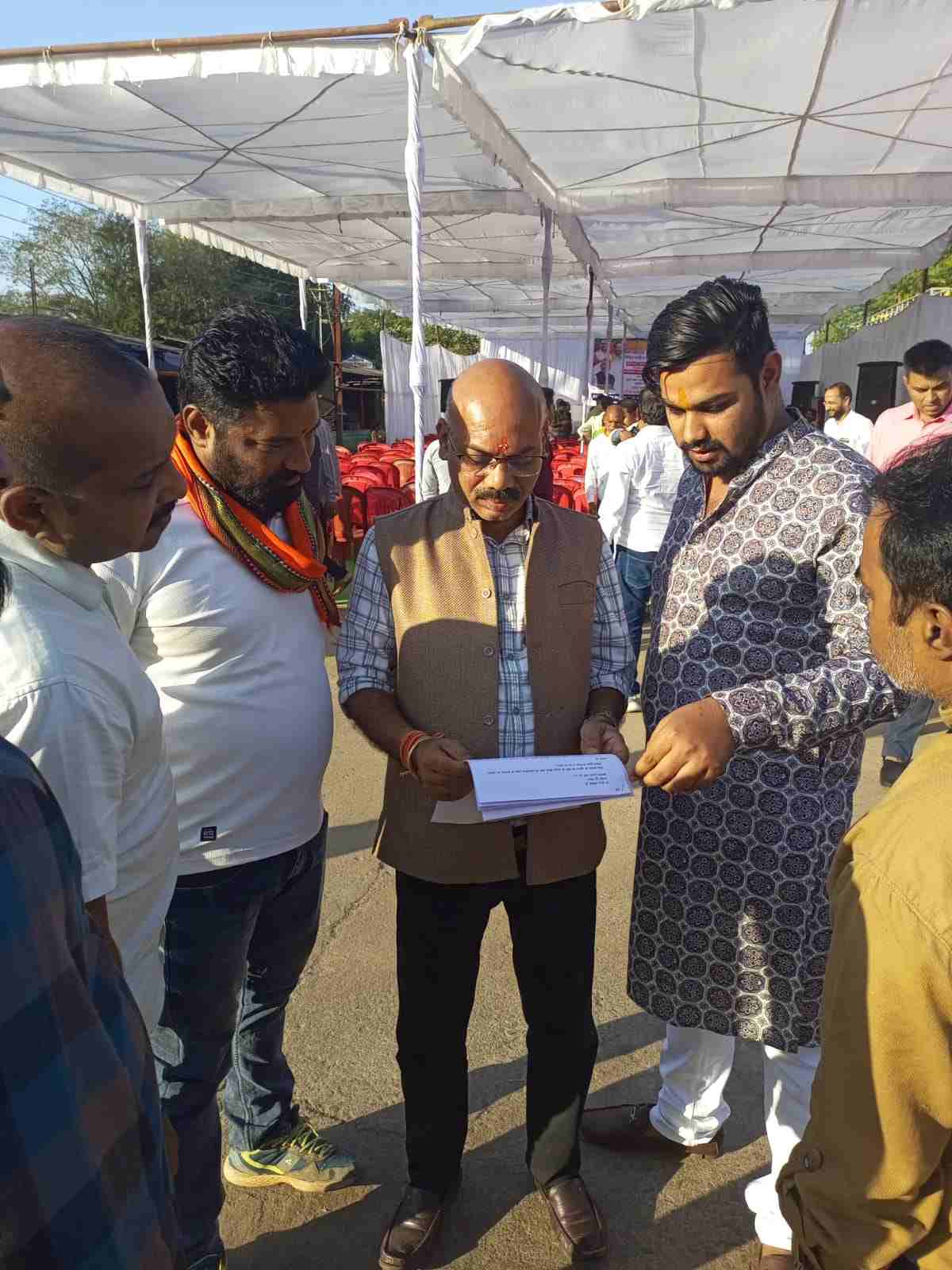 भाजपाइयों ने पार्षद के दावेदार के खिलाफ खोला मोर्चा, कहा- दागी और आपराधिक प्रवृत्ति के नेता को टिकट बर्दाश्त नहीं