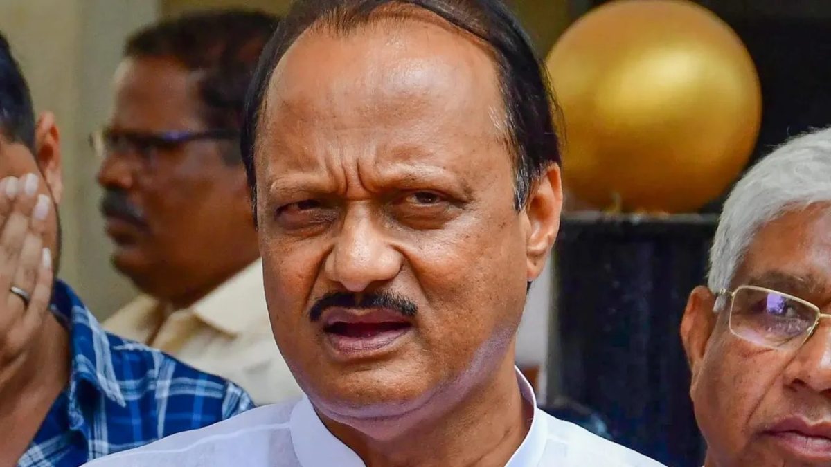 सरपंच हत्याकांड पर सियासत: जालना में मराठा महासंघ का विरोध प्रदर्शन, डिप्टी CM अजित पवार को दिखाए काले झंडे