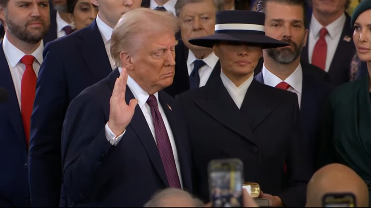 Donald Trump 2.0: अमेरिका के 47वें प्रेसिडेंट बने डोनाल्ड ट्रंप, दूसरी बार ली राष्ट्रपति पद की शपथ