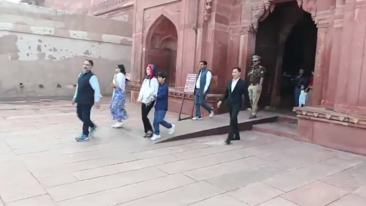 ताजनगरी पहुंची भूटान की महारानी, की फतेहपुर सीकरी की सैर, स्मारक देखा तो निहारती ही रह गईं