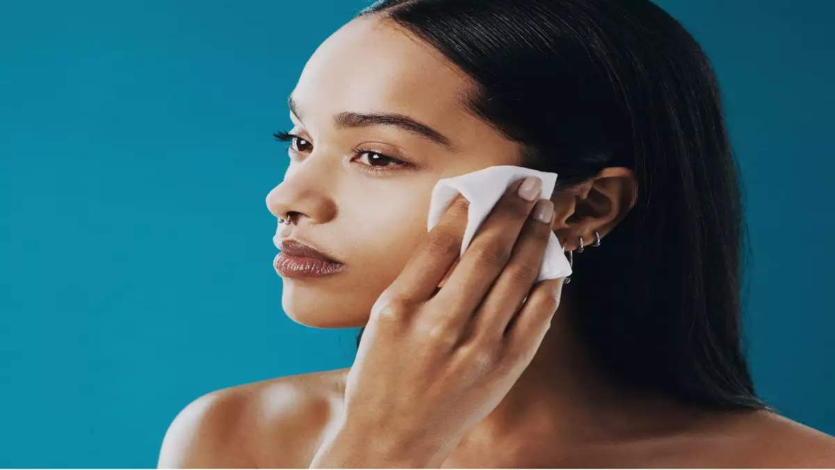 Facial Wipes Tips: आप भी करते हैं फेशियल वाइप्स का इस्तेमाल, इन बातों का रखें ध्यान…