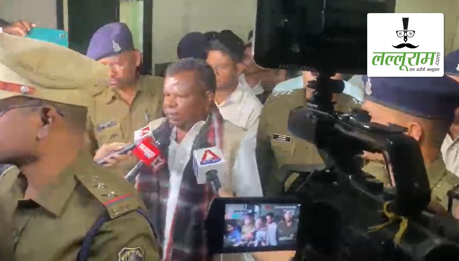 शराब घोटाला मामला : पूर्व आबकारी मंत्री कवासी लखमा भेजे गए जेल, लखमा ने कहा- मैं निर्दोष हूँ, मुझे फंसाया गया, न्यायपालिका पर भरोसा है