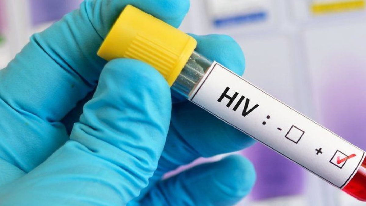 दहेज के लालच में बहू को दी दर्दनाक मौत: सच्चाई छुपाने बताया HIV पॉजिटिव, डॉक्टर और पुलिसकर्मी भी साजिश में थे शामिल, अब गांव वालों ने परिवार को दी ये सजा