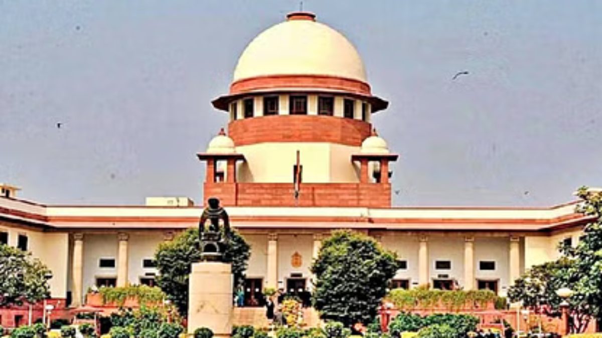 गया था जमानत लेने, मिल गई जेल: कानून से आंख मिचौली करने वाले शख्स को सुप्रीम कोर्ट ने सिखाया सबक, जानें क्या है पूरा मामला