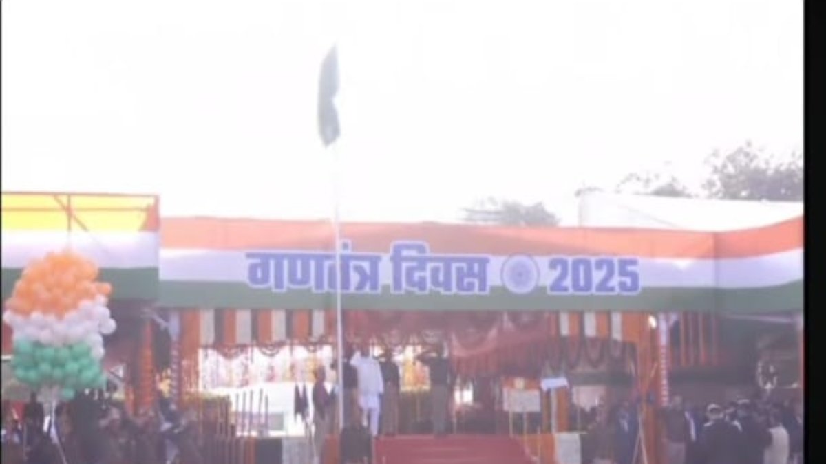 राज्यपाल मंगू भाई पटेल ने फहराया तिरंगा, परेड की ली सलामी, बोले- औद्योगिक विकास की लिखी जा रही नई इबारत