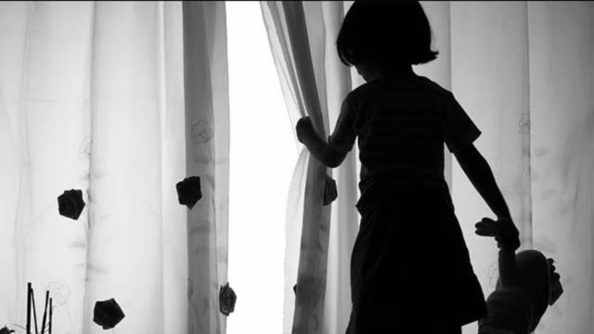 चाचा नहीं, ‘चंडाल’ है ये: 3 साल की बच्ची भतीजी को अपने साथ ले गया युवक, रेप कर हुआ फरार, फिर इस हाल में मिली मासूम