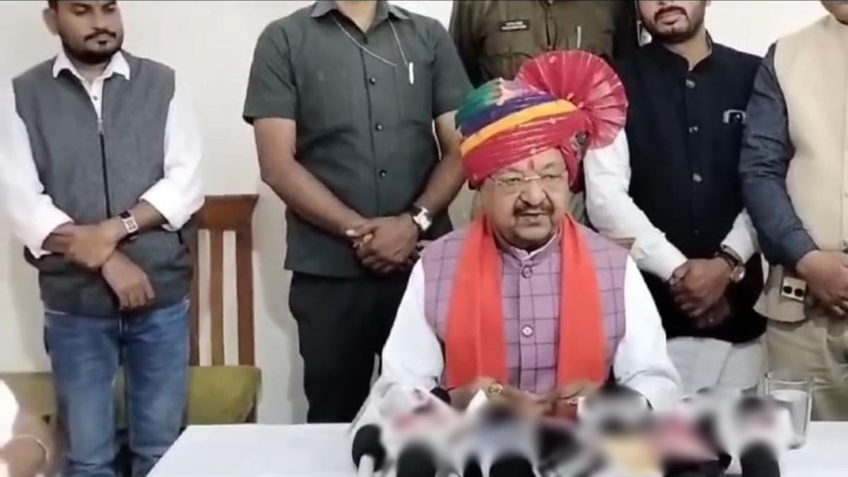 कांग्रेस और नेहरू परिवार पर बरसे मंत्री विजयवर्गीय, बोले- संविधान को हमेशा पॉकेट में रखा, इस नौटंकी का जनता पर कोई असर नहीं होगा