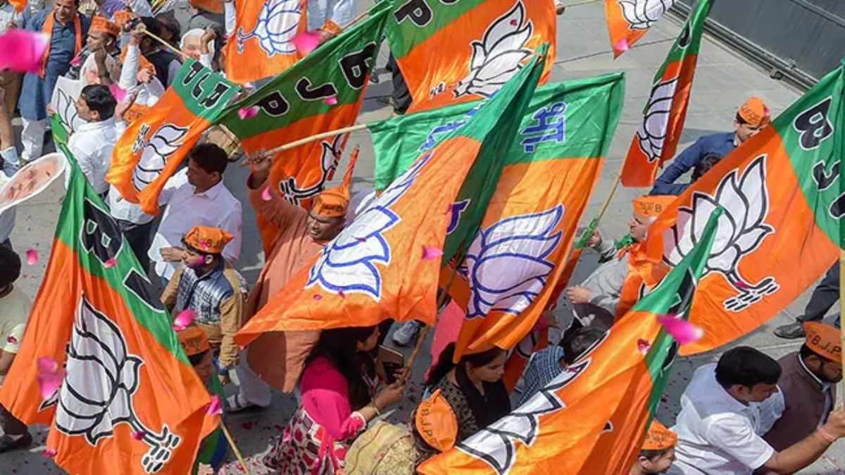छत्तीसगढ़: भाजपा में टिकट वितरण के बाद नेताओं में नाराजगी, जिला उपाध्यक्ष ने दिया इस्तीफा, तो नगर पालिका अध्यक्ष ने टिकट कटने पर निर्दलीय चुनाव लड़ने का किया ऐलान