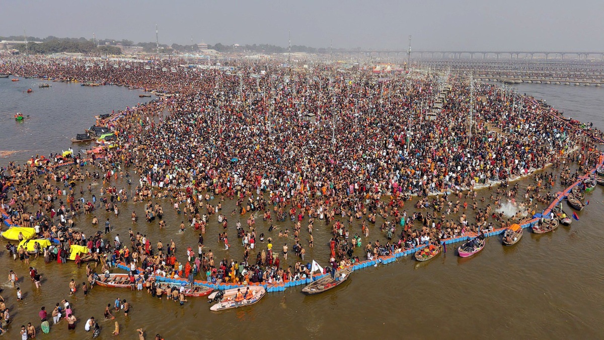 Mahakumbh 2025 : महाकुंभ में उमड़ा श्रद्धालुओं का जनसैलाब, 15 करोड़ से अधिक लोगों ने किया स्नान, मौनी अमावस्या पर 8 से 10 करोड़ श्रद्धालु पहुंचने के अनुमान