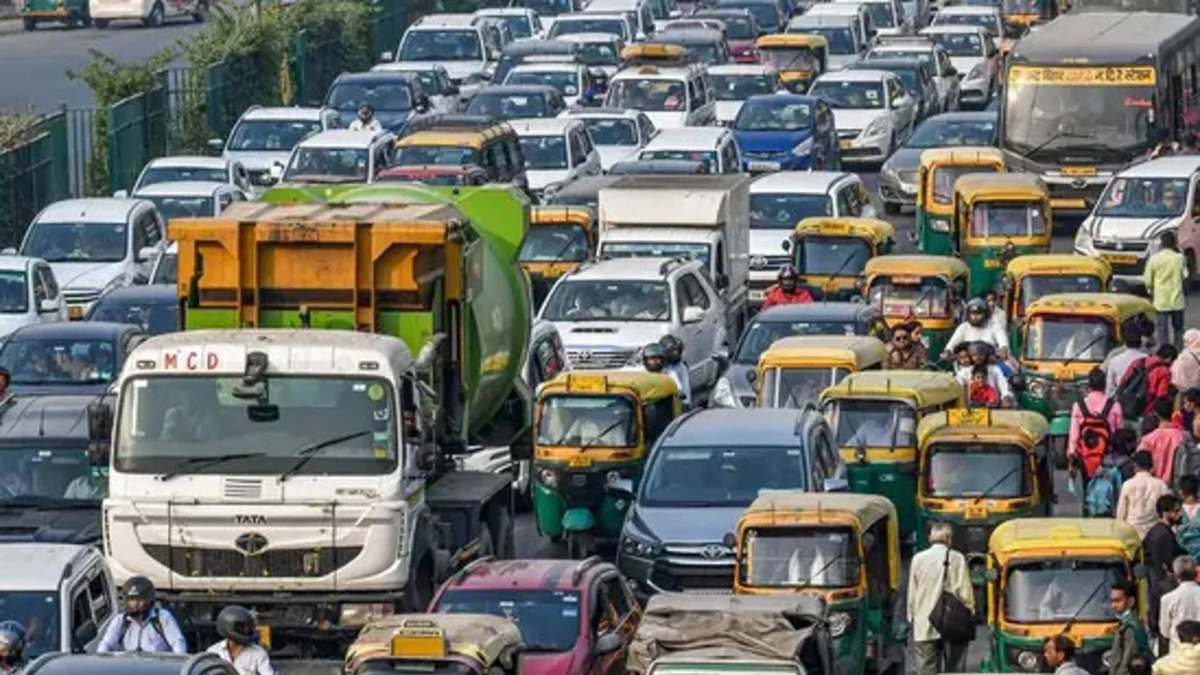 मुंबई में डीजल-पेट्रोल गाड़ियो पर बैन! HC ने बढ़ते प्रदूषण को लेकर सरकार को फटकारा, 7 मेंबर्स की बनाई कमेटी