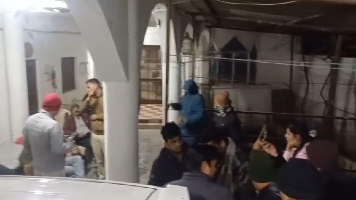 धर्मांतरण का मामला: महिला बाल विकास विभाग की टीम को घर में मिले 12 बच्चे…