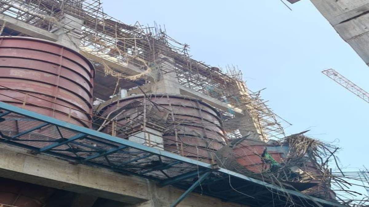 BIG BREAKING: सीमेंट फैक्ट्री में निर्माणधीन छत का स्लैब गिरा, कई मजदूरों के मौत और दबे होने की खबर