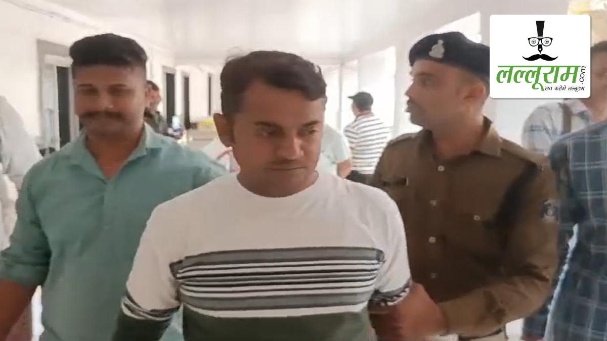 कार ब्लास्ट खुलासा: पत्नी के चरित्र पर शक करता था पति, तैश में बम लगाकर उड़ा दी बिल्डर की कार, पुलिस ने किया गिरफ्तार