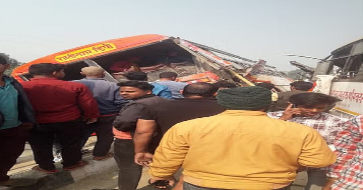 रफ्तार का कहरः UP रोडवेज की 2 बसों के बीच जोरदार भिड़ंत, मची चीख-पुकार, 15 घायल, 5 की…