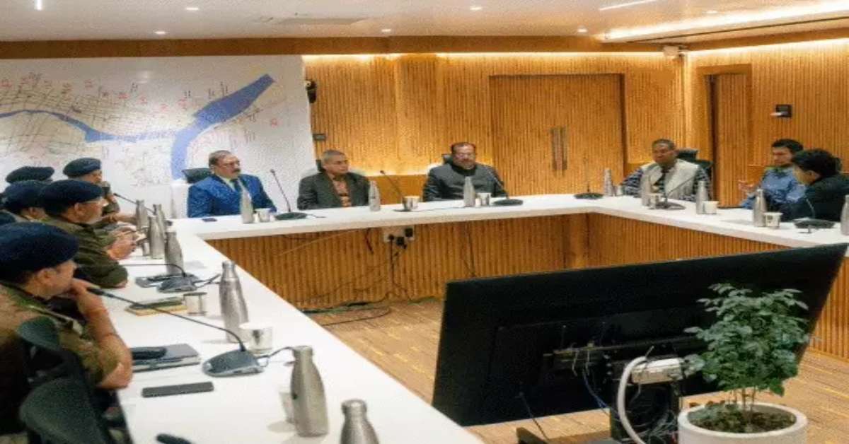 ‘अगर सब ठीक था तो…’, महाकुंभ भगदड़ की जांच करने पहुंची न्यायिक आयोग की टीम ने दागे तीखे सवाल, इन 4 प्रश्नों को सुनकर अधिकारियों के चेहरे से उड़ी हवाइयां