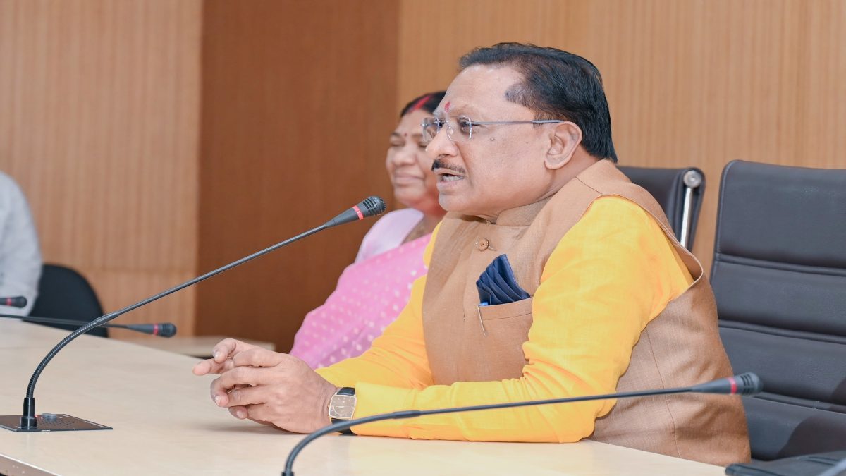 बस्तर में नक्सलियों के आत्मसमर्पण पर मुख्यमंत्री साय का बड़ा बयान, कहा – हमारी नीति स्पष्ट है, बोली का जवाब बोली से और गोली का जवाब गोली से