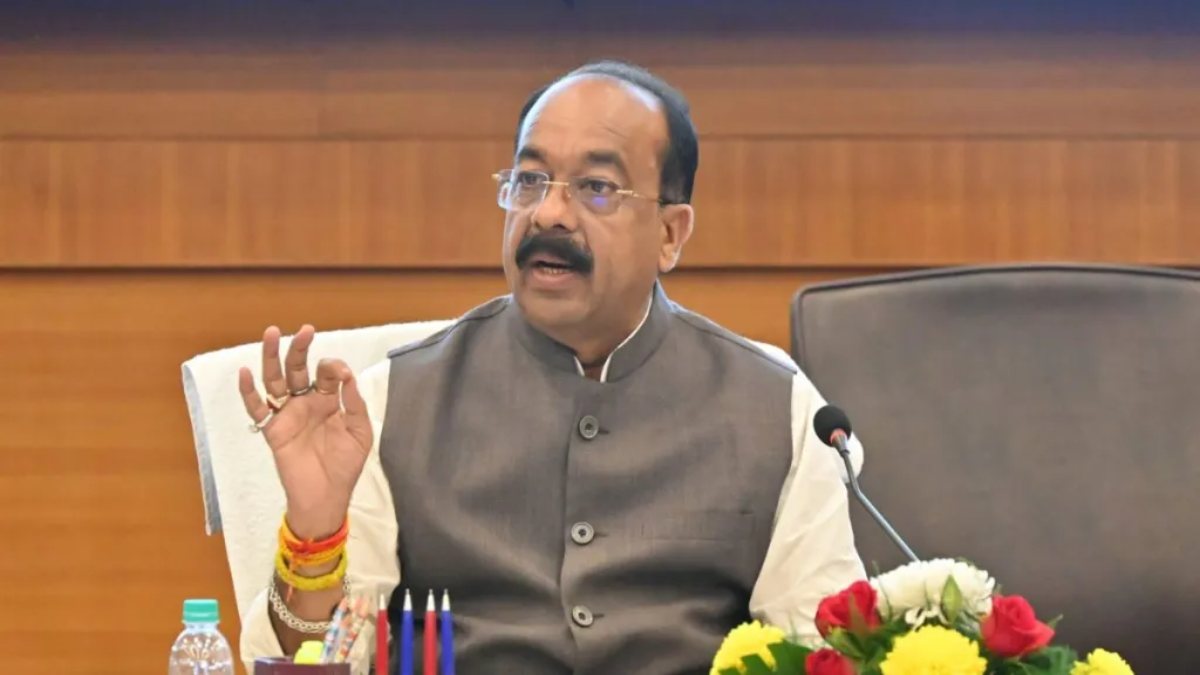 धर्मांतरण पर गरमाई सियासत: डिप्टी सीएम साव ने विपक्ष पर साधा निशाना, कहा- कांग्रेस ने 5 साल खुलेआम कराया धर्मांतरण