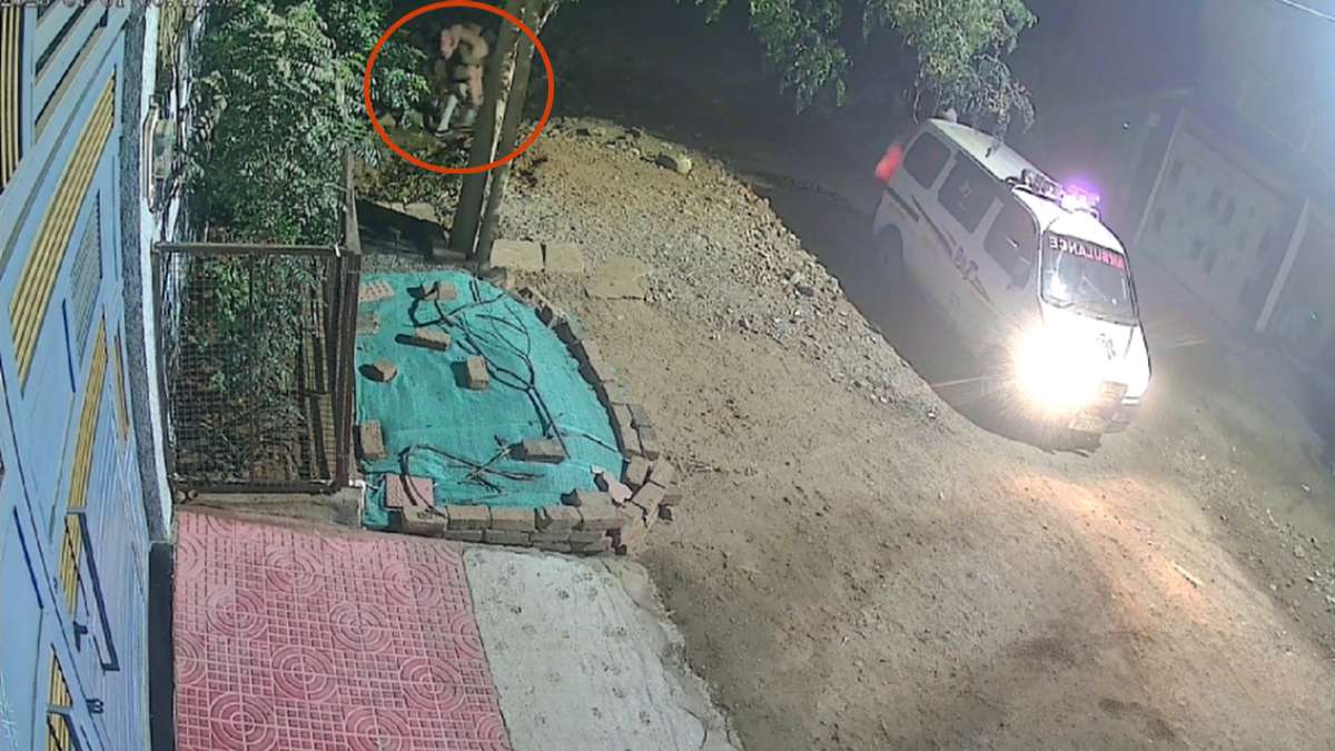 पत्नी की हत्या का मामलाः शव को ठिकाने लगाने एंबुलेंस से ले जाते कैमरे में कैद, पिता ने की थी मदद, आरोपी पिता -पुत्र गिरफ्तार