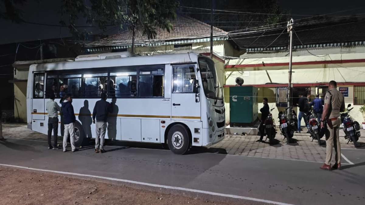BREAKING NEWS: बीजेपी कार्यालय में घुसकर तोड़फोड़ करने के मामले में 30 सहायक शिक्षक गिरफ्तार…
